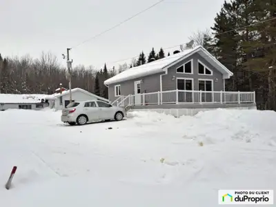 Amateur de la nature!! Maison construite en 2008 avec érablière d'environ 3200 entailles sur terre d...