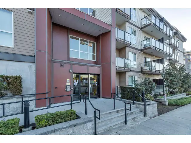 221 13768 108 AVENUE Surrey, British Columbia in Condos for Sale in Delta/Surrey/Langley - Image 3