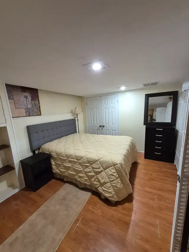 Studio basement $950/month- Meadowvale Mississauga