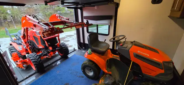 SOLD!  TOY HAULER-4K-GENERATOR 15HR -8X10'GARAGE-PWR BUNK-7400LB in Travel Trailers & Campers in Brantford - Image 17