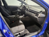 18 Toyota C-HR with backup camera, bluetooth and more. 2.0 liter engine. Ask abouts our Lease to Own... (image 3)