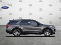 This one owner, accident free trade includes: Power Heated/Cooled Front Seats Heated Second Row Heat... (image 4)