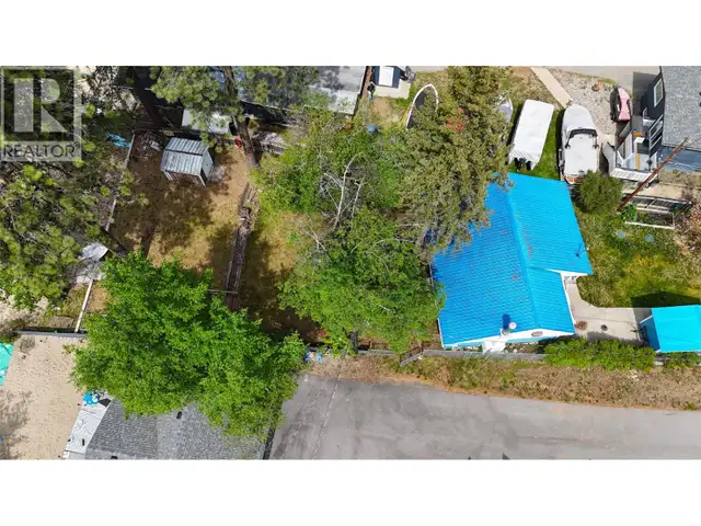 189 Alpine Road Christina Lake, British Columbia in Houses for Sale in Penticton - Image 3