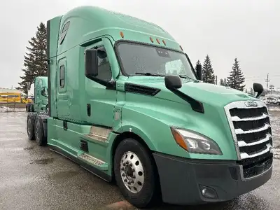 2020 FREIGHTLINER T12664ST;Heavy Duty Trucks - Conventional Truck w/ Sleeper Penske Location 525 MAC...