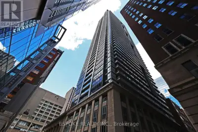 A practical 1+1 bedroom condo in the heart of the Bay Street Corridor, offered at an exceptional pri...