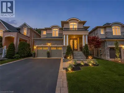 Welcome to 80 Sutherland Crescent, an impressive 4-bedroom, 5-bathroom residence located in Ancaster...