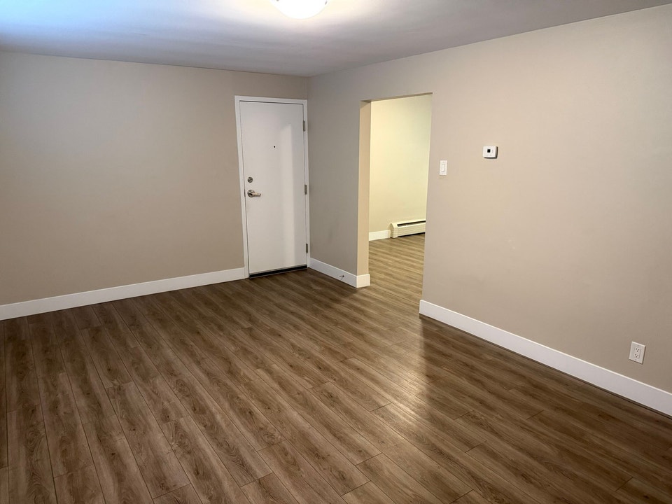 Charming 2-Bedroom Suite In VERY Quiet Neighbhorhood 5