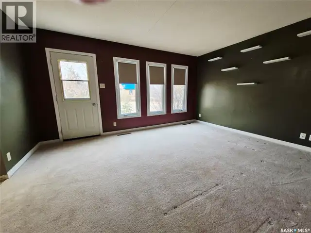 111 Alfred STREET Kyle, Saskatchewan in Houses for Sale in Swift Current - Image 9
