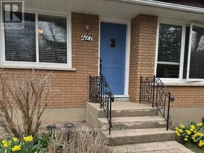Welcome to your cozy retreat in Old Town Niagara-on-the-Lake. This charming brick bungalow is centra...