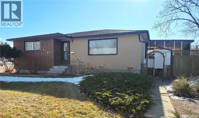 449 Martin STREET Burstall, Saskatchewan in Houses for Sale in Swift Current - Image 2