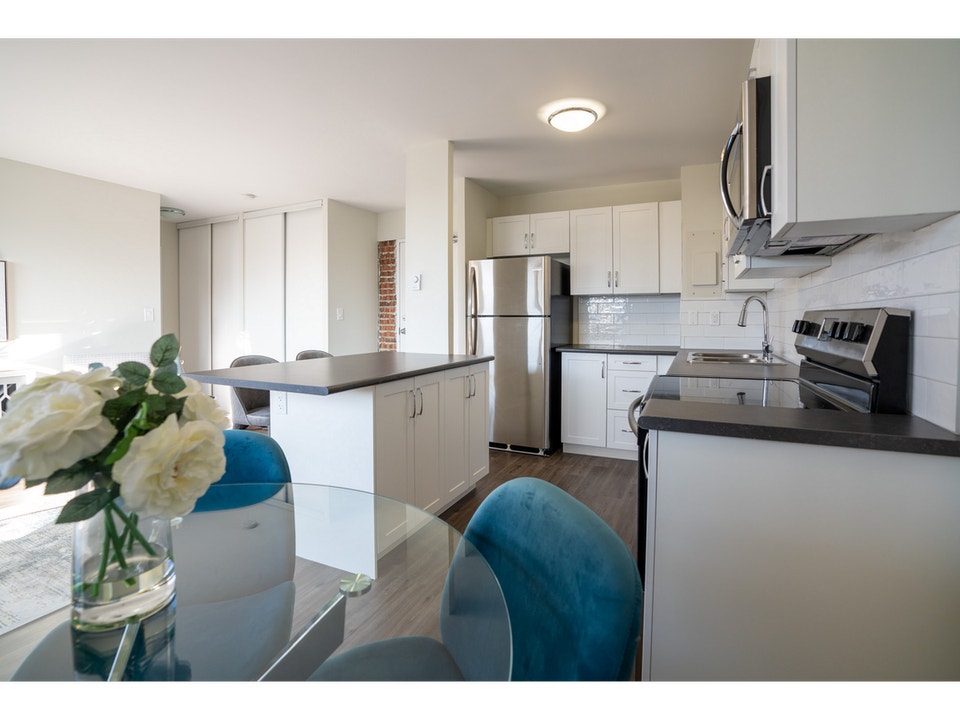2 Bedroom Apartment for Rent - 700-710 Sir John A. MacDonald Blv 5