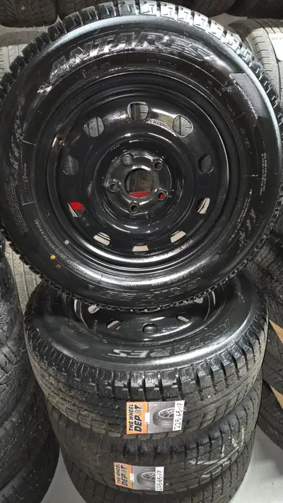 This set is used but in near new condition only used half a winter. Package comes with direct fit st...