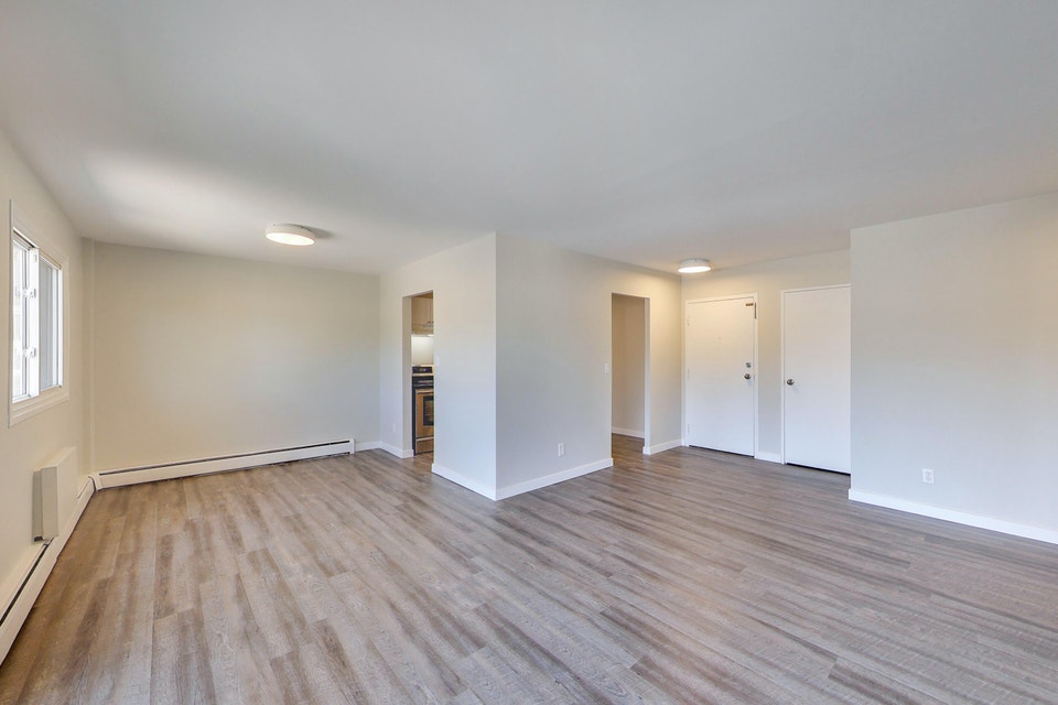 Recently Renovated 2 Bedroom 1 Bathroom Apartment! 4