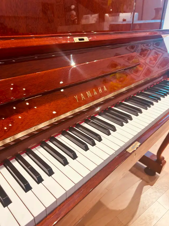 PIANO YAMAHA W106 (1977) in Pianos & Keyboards in City of Montréal - Image 3
