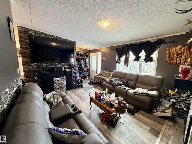 54002 RR 105 Rural Two Hills County, Alberta in Houses for Sale in Strathcona County - Image 5