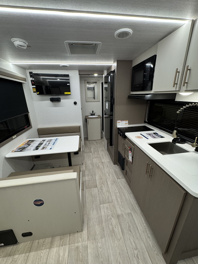 2026 FOREST RIVER ALTA 1600MRBLE in Travel Trailers & Campers in Regina - Image 6