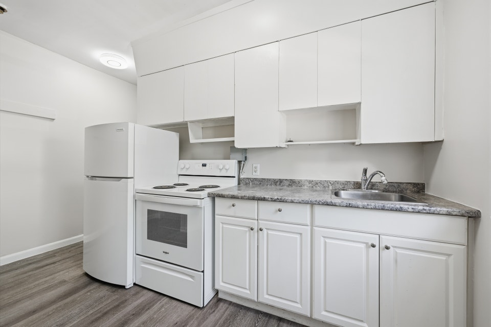 480 LANGSIDE - 1 BR - Available NOW! 5