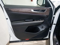 3RD ROW SEAT * BLIND SPOT MONITOR * LANE DEPARTURE WARNING * PANORAMIC SUNROOF * NAVIGATION SYSTEM *... (image 9)