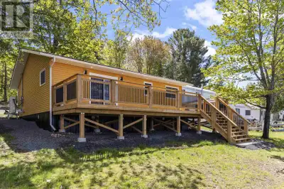 Escape to an all season retreat on the shores of beautiful Bright Lake. This is a completely finishe...