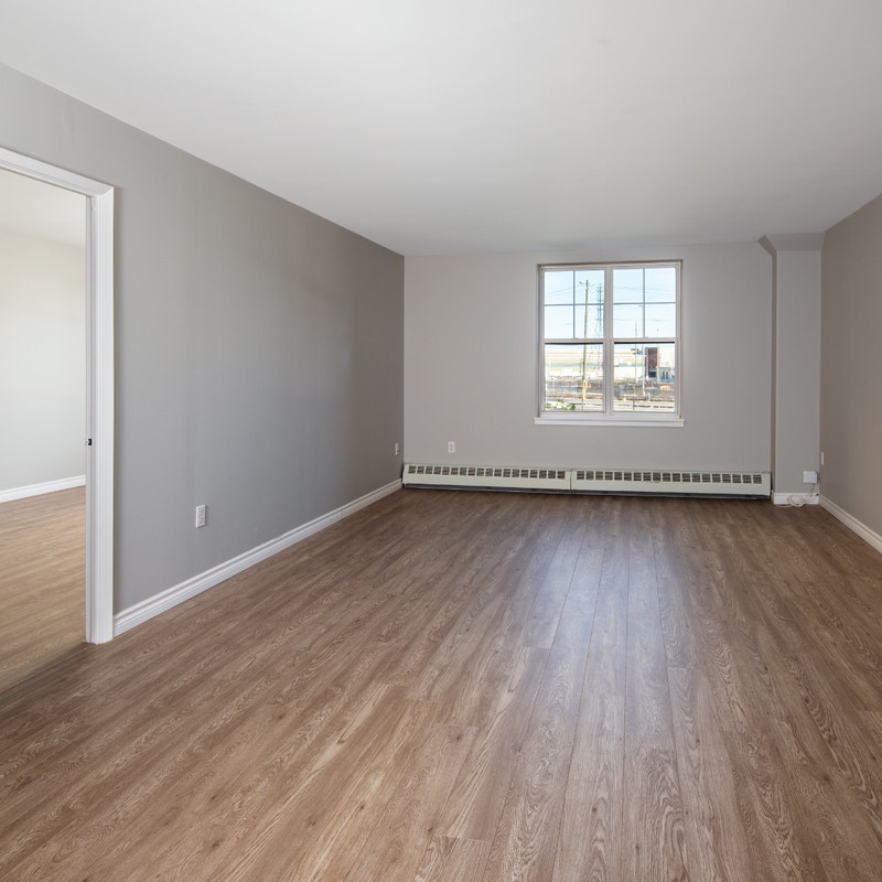 WOW 2 BEDROOM NEAR UNIVERSITIES (DOWNTOWN LIVING) Long Term Rentals