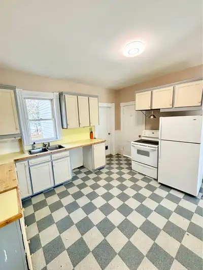 Room for Rent – 128 Gill Street | Available May 1st 1 Room Available May 1 – In a spacious Shared Ho...