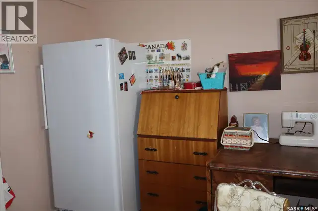 228 7th AVENUE E Gravelbourg, Saskatchewan in Houses for Sale in Moose Jaw - Image 12