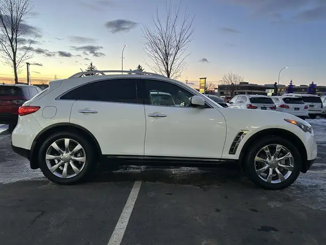 2012 INFINITI FX50 in Cars & Trucks in Edmonton - Image 5