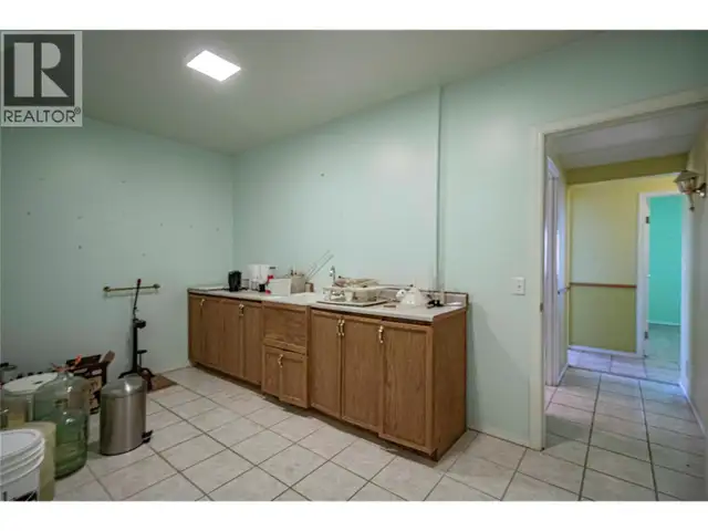 2263 Carmi Road Penticton, British Columbia in Houses for Sale in Penticton - Image 35