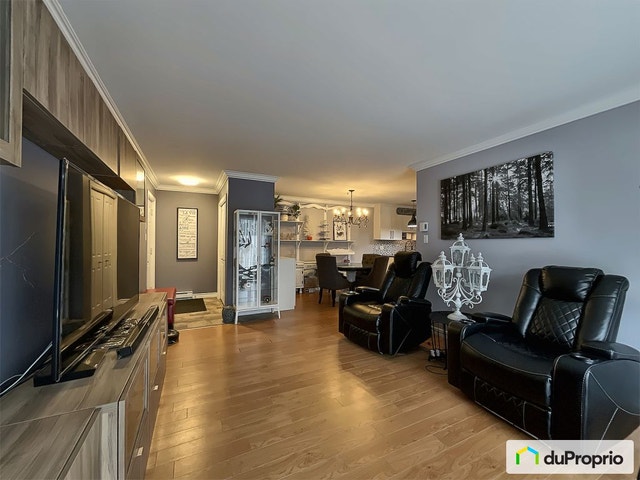 $329,000 - Condominium for sale in Sherbrooke (Jacques-Cartier) — photo 2