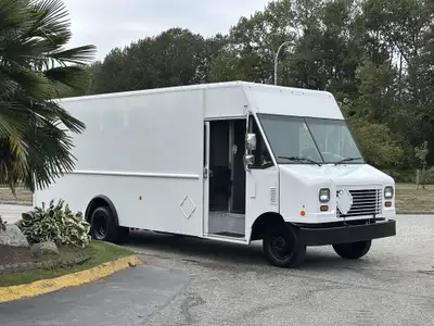 2018 Ford E-450 Econoline Jump Seat Backup Camera Automatic Locks Fan/Heat AM/FM Radio Heated Mirror...