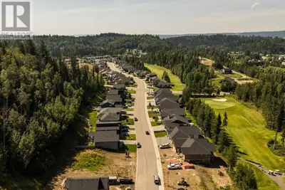 Have you been dreaming of living right at the premier Aberdeen Glen Golf Course? Then you don't want...