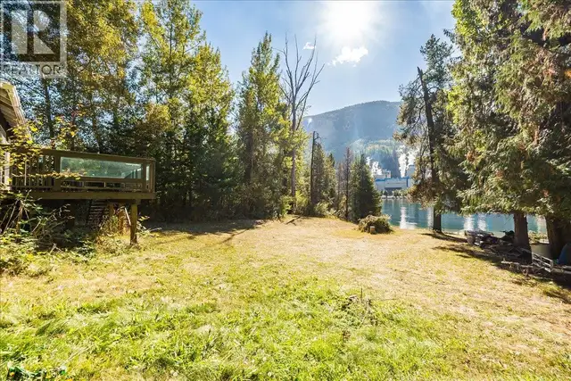 3788 Broadwater Road Castlegar, British Columbia in Houses for Sale in Nelson - Image 29