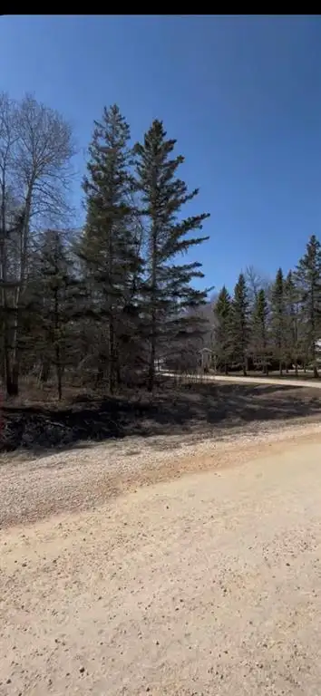 R26//Gimli/Beautifully treed 170'x90' lot on Cole Blvd in Glen Bay. Just over 12 km north of Gimli,...