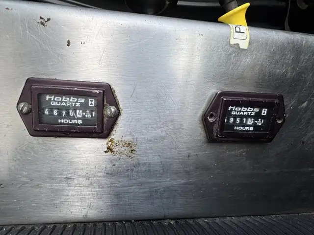 2005 PETERBILT 378 in Heavy Trucks in Saskatoon - Image 17