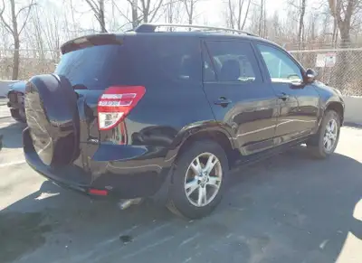4WD, Bluetooth, Power Locks, Power Windows, Power Steering, Power Mirrors, Tilt Steering, Anti-Lock...