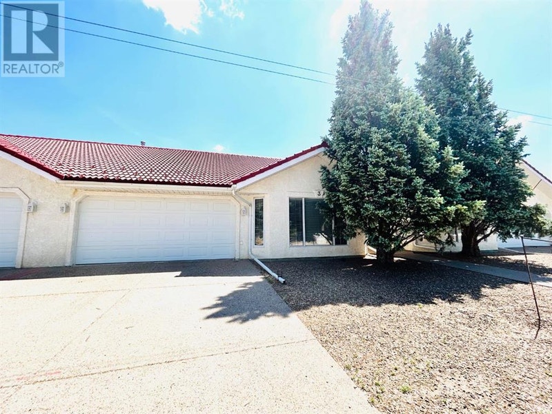 Unit 3, 303 5 Avenue E Oyen, Alberta Condos for Sale Medicine Hat