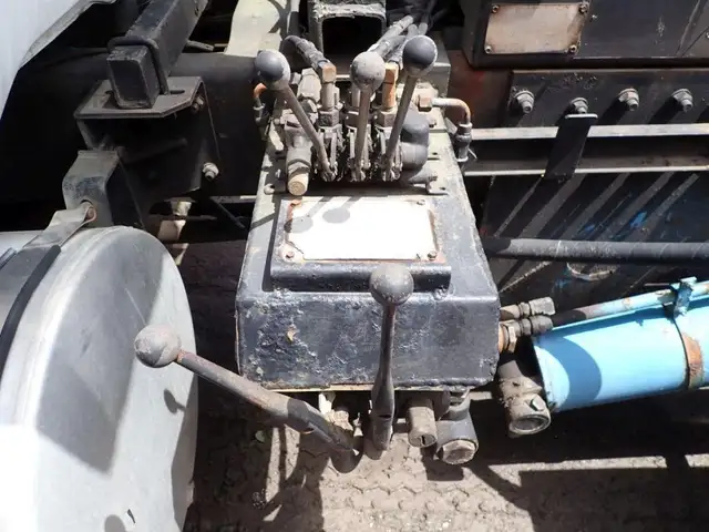 2001 Mack RB688S in Heavy Trucks in Longueuil / South Shore - Image 30