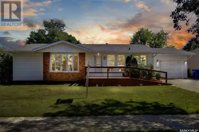 SPRING IS JUST AROUND THE CORNER AND THIS ONE WON’T LAST LONG AT THIS NEWLY REDUCED PRICE! Nestled i...