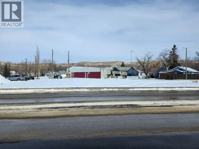 200 Railway Avenue E Drumheller, Alberta in Land for Sale in Calgary - Image 3