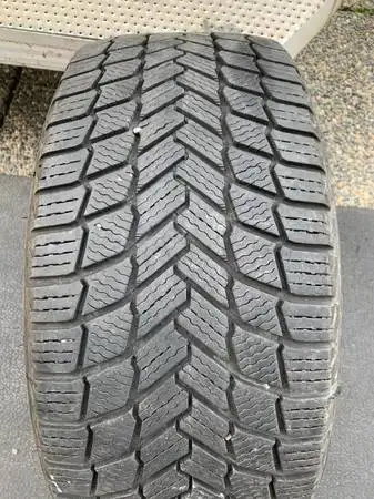 YES WE DO SHIP ACCROSS CANADA AND USA AT VOLUME DISCOUNT RATES a nice Michelin snow tire with tons o...