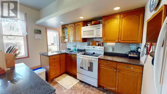 540 10TH AVENUE Hanover, Ontario in Houses for Sale in Owen Sound - Image 22