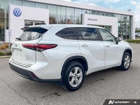 This Toyota Highlander delivers a Intercooled Turbo Regular Unleaded I-4 2.4 L/146 engine powering t... (image 4)