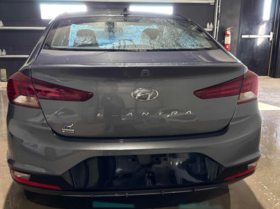 2019 Hyundai Elantra PREFERRED Automatique 155 000 KM . AUCUN ACCIDENT - CARFAX DISPONIBLE . MODÈLE...
