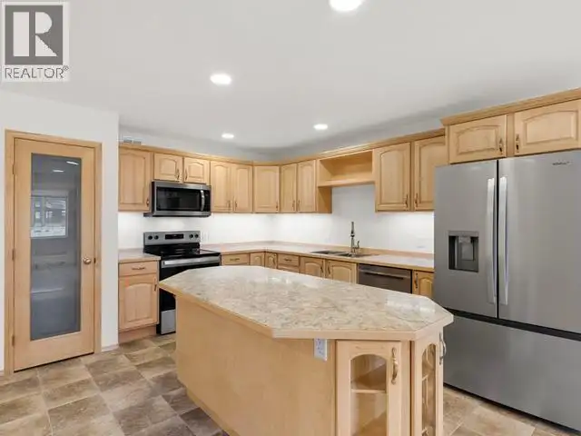 61 WYVERN AVENUE Whitehorse, Yukon in Houses for Sale in Whitehorse - Image 10