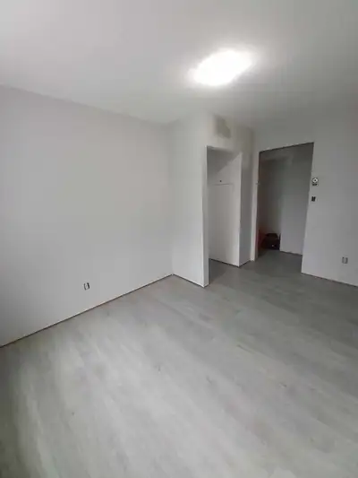 2 bedroom one bathroom central cobourg 9-24 James St.