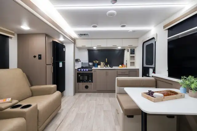 2026 Forest River EAST TO WEST ALTA 2775KFK in Travel Trailers & Campers in Regina - Image 9