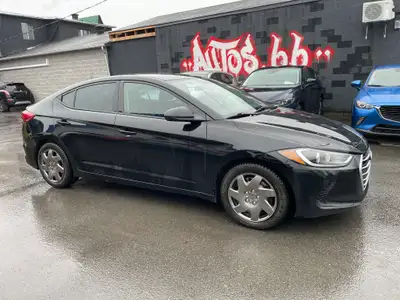 2017 Hyundai Elantra Manuelle 205 000 KM . TRÈS PROPRE . TRÈS BIEN ENTRETENU . ANTIROUILLE DE QUALIT...