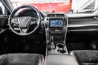 * Camry * XSE * 2017 * Air climatisé * Mags * Bluetooth * Sièges en cuir * Toit ouvrant * Caméra de... (image 1)