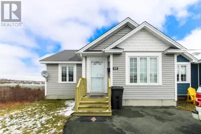 Located in the 50+ community of Parkdale Ridge off Park Avenue in Mount Pearl, this bungalow-style s...