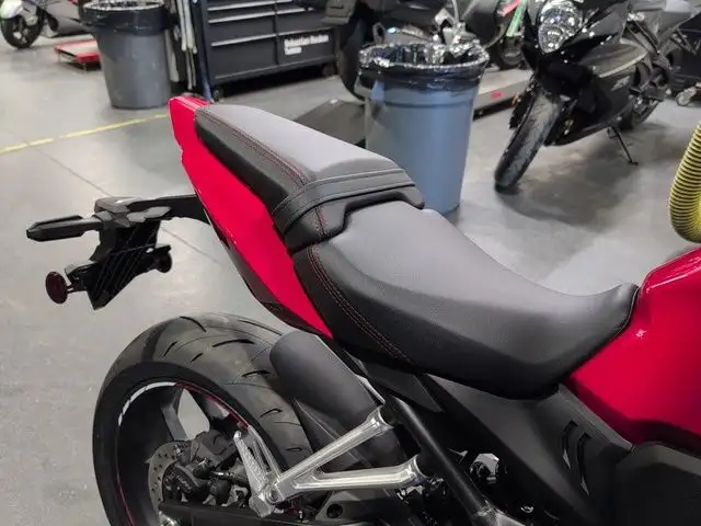 2025 Honda CBR650R in Street, Cruisers & Choppers in Calgary - Image 17